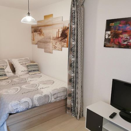 Studio Calme Avec Parking Saint-Pierre-du-Mont  Экстерьер фото