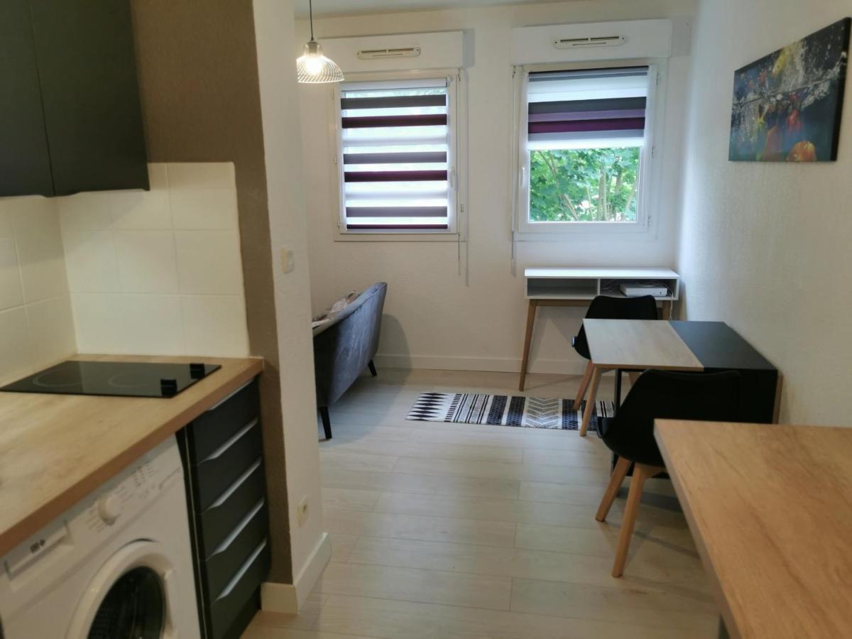 Studio Calme Avec Parking Saint-Pierre-du-Mont  Экстерьер фото